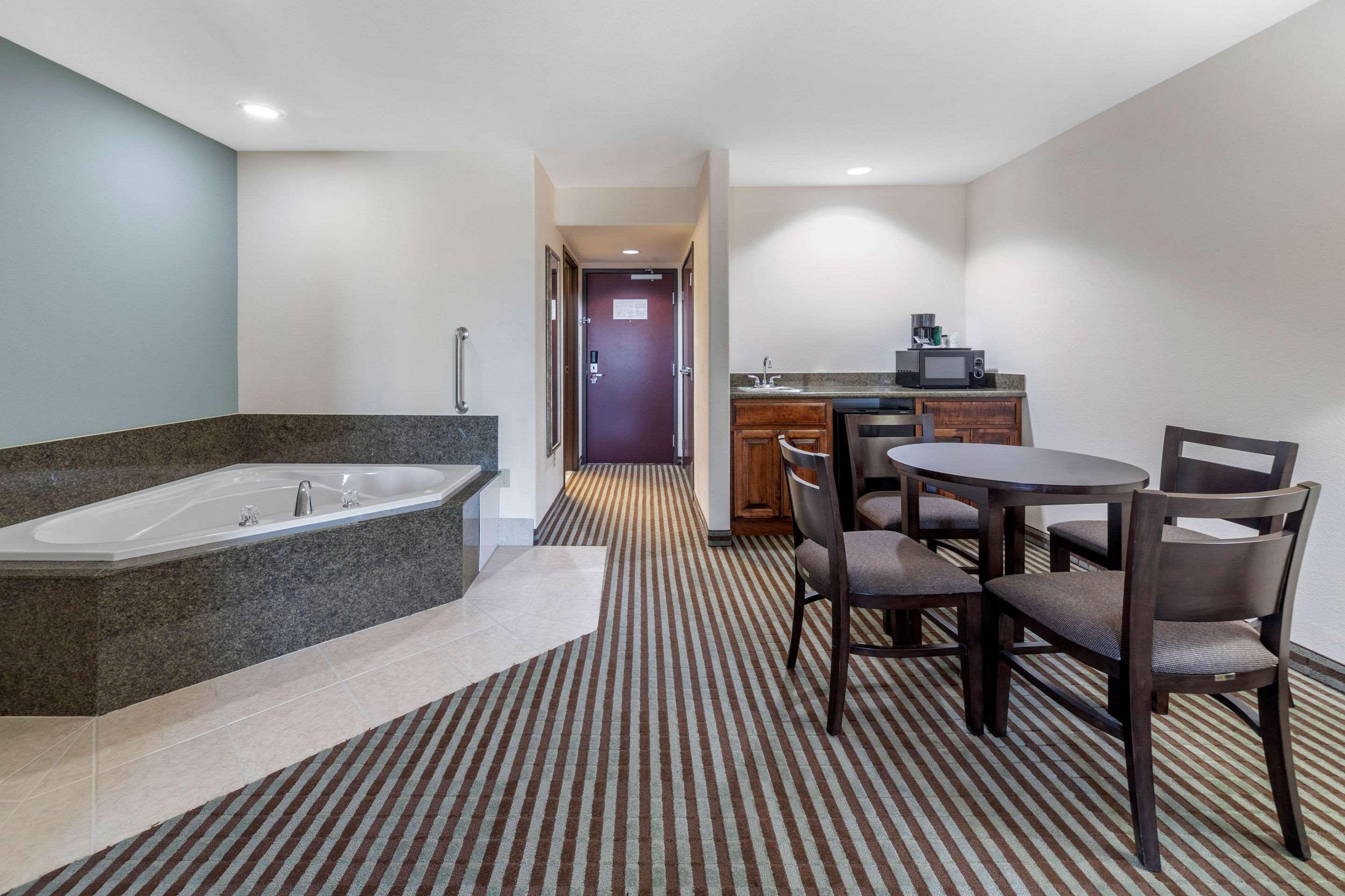 Comfort Inn & Suites Perry I-35 Esterno foto